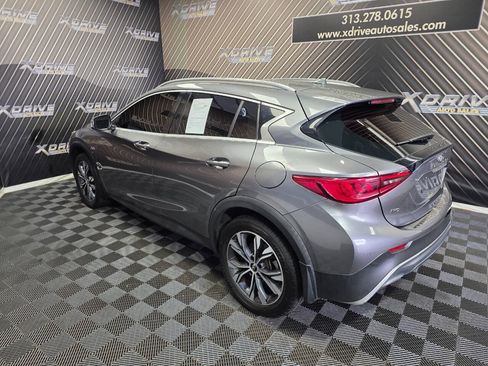 Used 2017 INFINITI QX30 Premium w/ Navigation Package AWD/4WD image 9