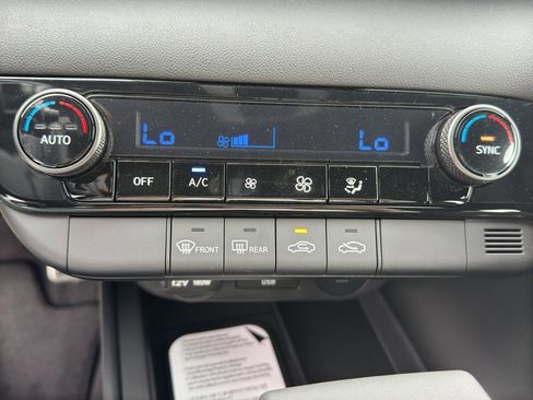 New 2026 Hyundai Elantra Sport FWD image 18