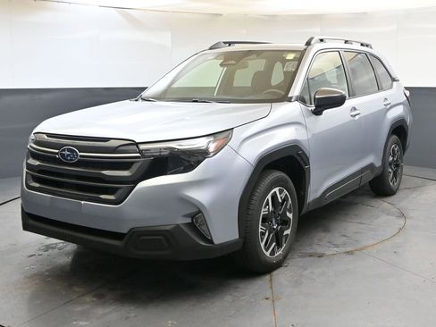 Used 2025 Subaru Forester Premium AWD/4WD image 1