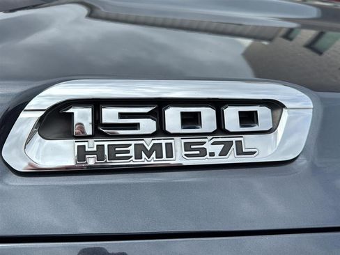 Used 2020 RAM 1500 Laramie AWD/4WD image 3