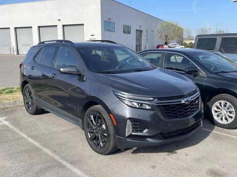 Used 2023 Chevrolet Equinox RS image 3