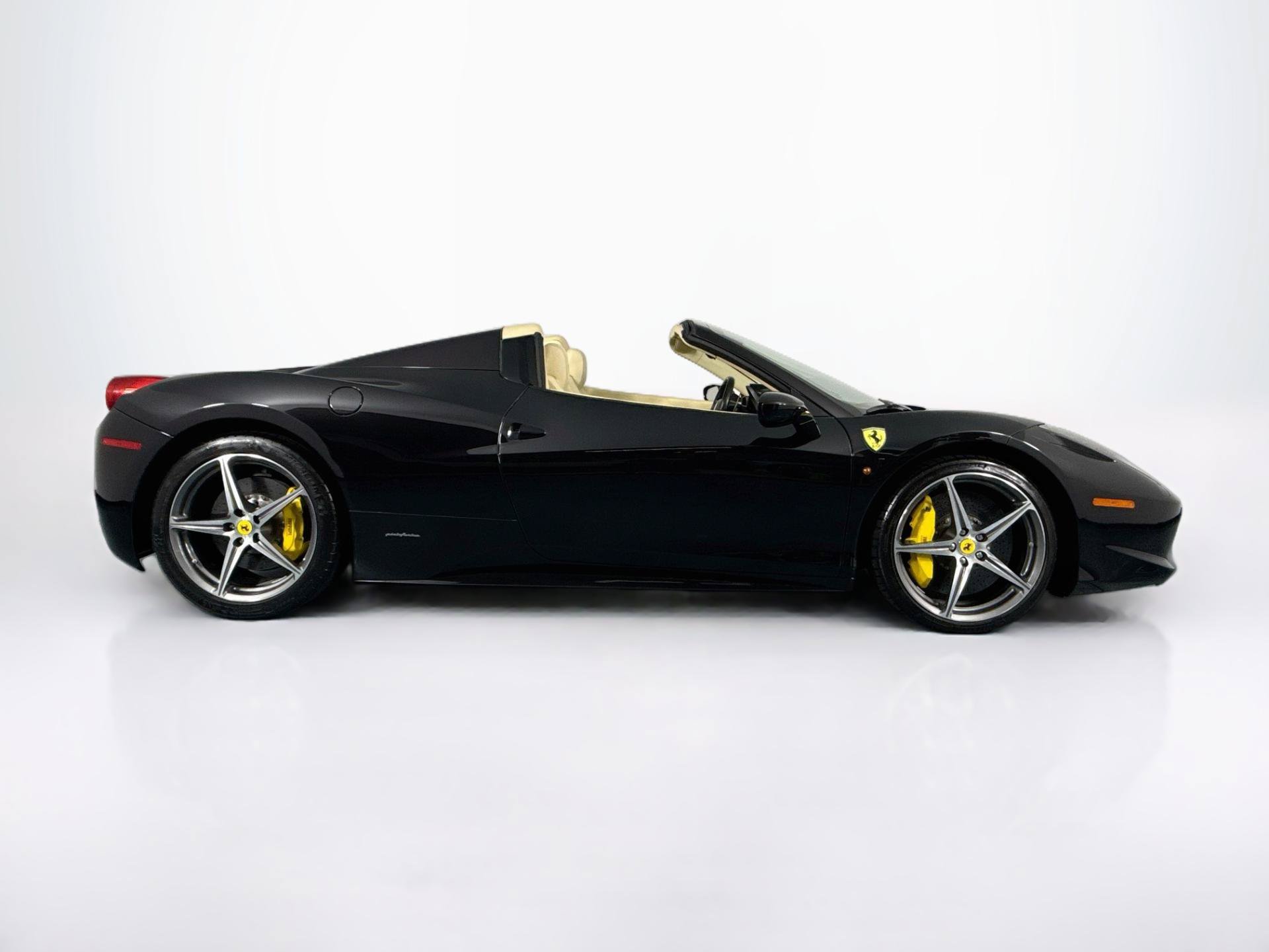 Used 2012 Ferrari 458 Spider RWD image 4