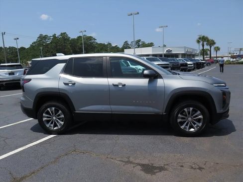 Used 2026 Chevrolet Equinox LT w/ Convenience Package II FWD image 2