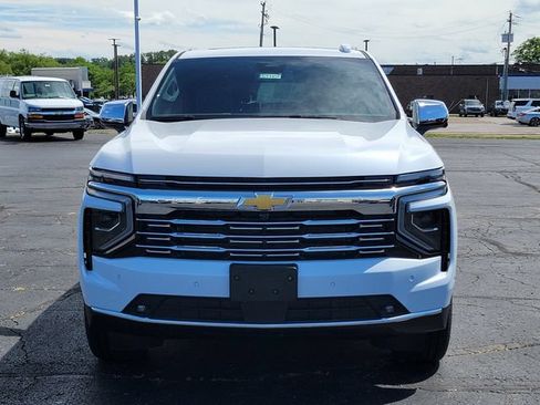 New 2026 Chevrolet Suburban Premier w/ Sun And Tow Package AWD/4WD image 3