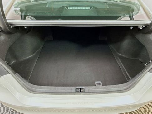 Used 2022 Toyota Camry XLE w/ Navigation Upgrade Package image 28