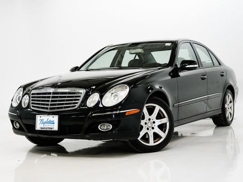 Used 2008 Mercedes-Benz E 350 4MATIC Sedan image 1
