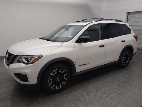 Used 2020 Nissan Pathfinder SL FWD image 2