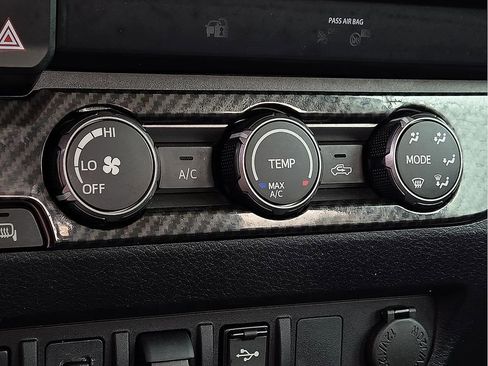 Used 2019 Toyota Tacoma SR5 image 13