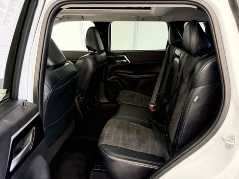 Used 2024 Mitsubishi Outlander Ralliart AWD/4WD image 18