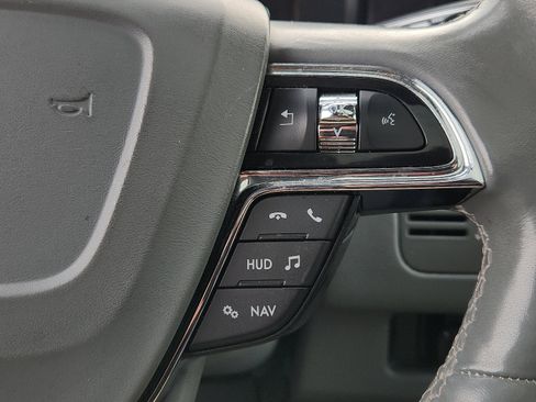 Used 2019 Lincoln Navigator Reserve image 22