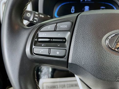 Used 2024 Hyundai Venue SEL FWD image 14
