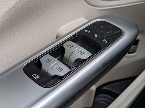 Used 2022 Mercedes-Benz C 300 Sedan image 30