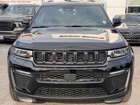 Used 2026 Jeep Grand Cherokee L Limited w/ Limited Altitude Package AWD/4WD image 2