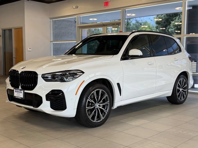 Used 2022 BMW X5 xDrive40i w/ M Sport Package AWD/4WD image 4
