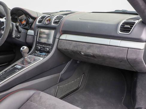 Used 2016 Porsche Cayman GT4 image 31