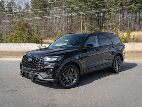 New 2026 Ford Explorer ST w/ Sun And Sound Package image 4