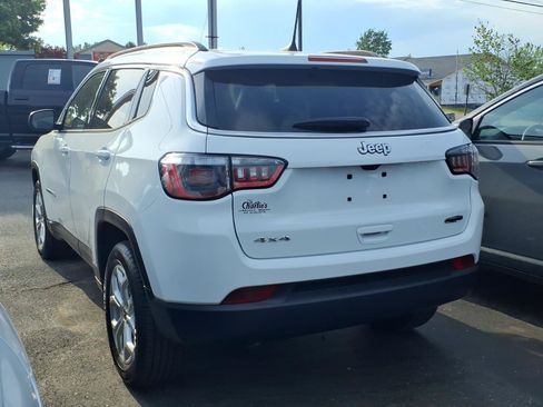 Used 2025 Jeep Compass Latitude AWD/4WD image 5