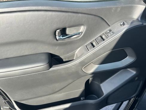 New 2025 Nissan Frontier SV w/ SV Convenience Package image 14