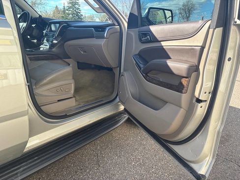 Used 2016 Chevrolet Tahoe LT w/ Luxury Package RWD image 21