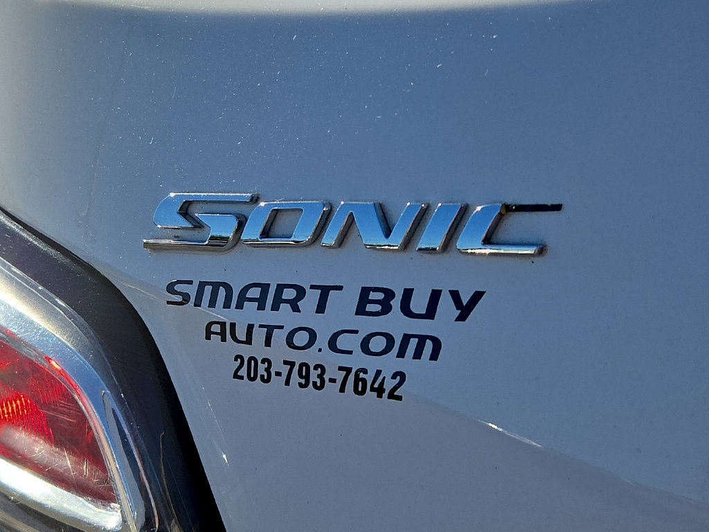 Used 2017 Chevrolet Sonic LT FWD image 31