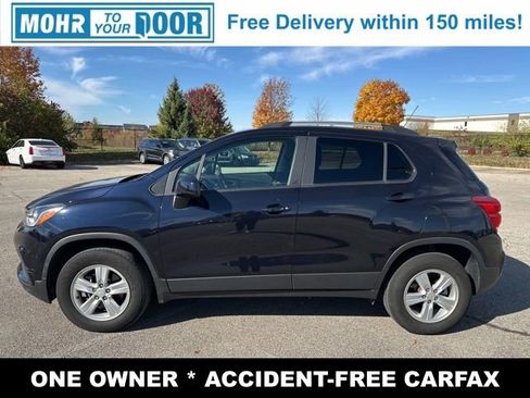 Used 2022 Chevrolet Trax LT w/ LT Convenience Package image 4