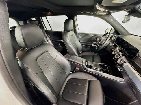Used 2022 Mercedes-Benz GLB 250 4MATIC image 27