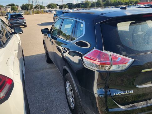 Used 2016 Nissan Rogue S FWD image 4