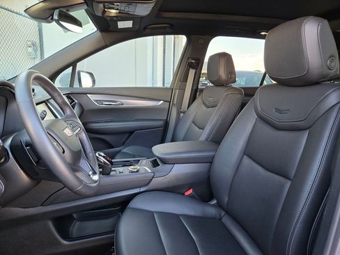 New 2025 Cadillac XT6 Luxury image 27