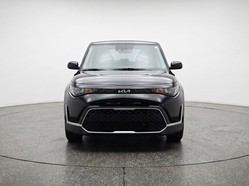 Used 2025 Kia Soul LX w/ LX Technology Package FWD image 2
