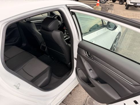 Used 2022 Honda Accord Sport image 13