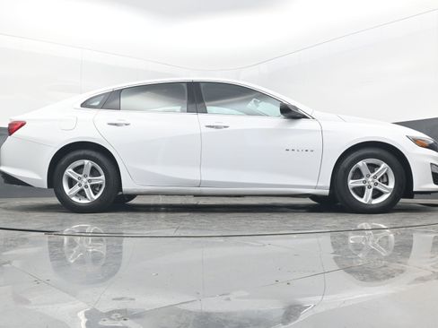 Used 2023 Chevrolet Malibu LS image 30