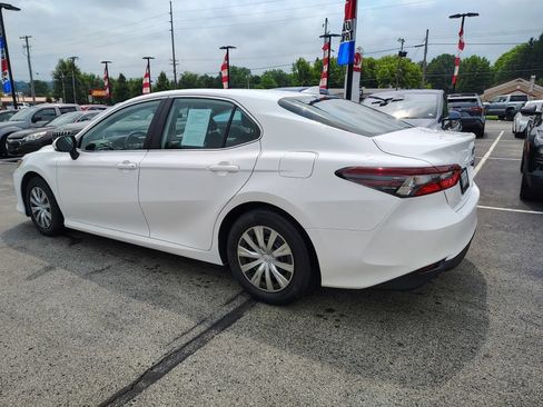 Used 2022 Toyota Camry LE w/ Cold Weather Package FWD image 5