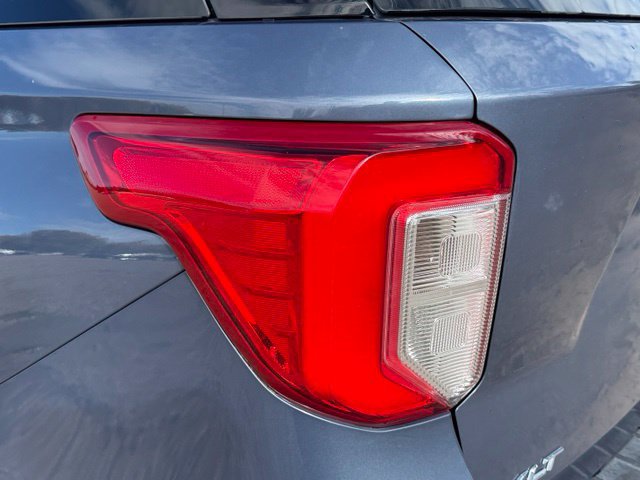 Used 2021 Ford Explorer XLT w/ Equipment Group 202A AWD/4WD image 11