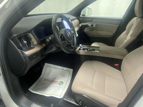 Certified 2025 Volvo XC90 B6 Plus image 10