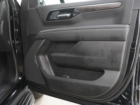 Used 2025 Chevrolet Tahoe LT AWD/4WD image 8