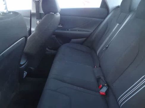 Used 2024 Hyundai Elantra SEL FWD image 8