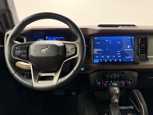 Used 2024 Ford Bronco Outer Banks image 23