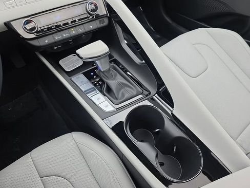 New 2026 Hyundai Elantra Limited FWD image 34