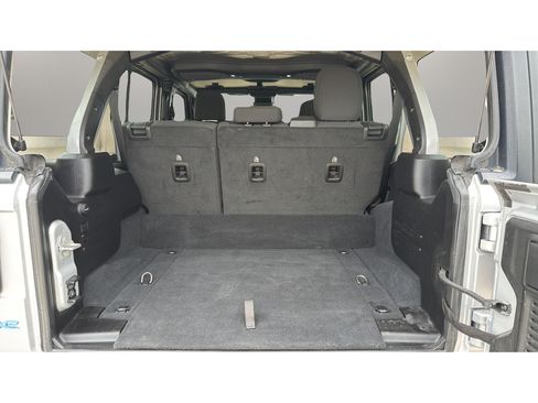 Used 2024 Jeep Wrangler Unlimited Rubicon 4xe AWD/4WD image 16