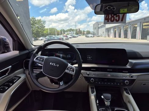 Used 2025 Kia Telluride S FWD image 13