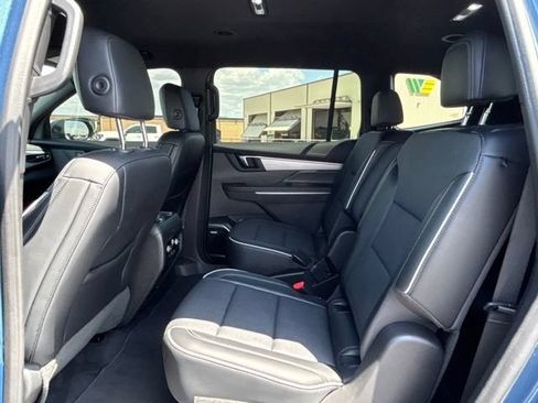 Used 2026 Buick Enclave Preferred AWD/4WD image 17