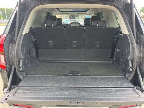 Used 2025 Ford Expedition Platinum AWD/4WD image 7