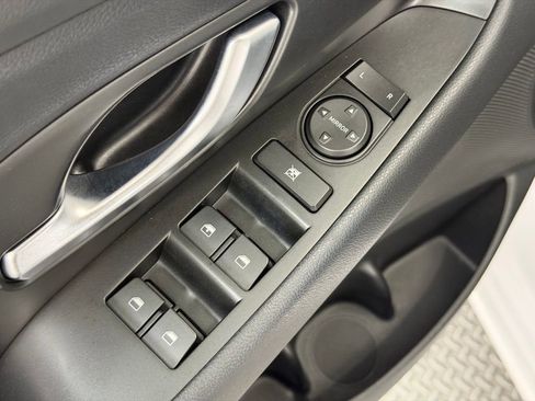 Used 2020 Hyundai Elantra GT FWD image 41
