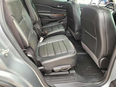 Used 2023 GMC Acadia Denali w/ Denali Ultimate Package FWD image 11