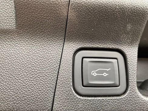 Used 2023 GMC Acadia Denali AWD/4WD image 31