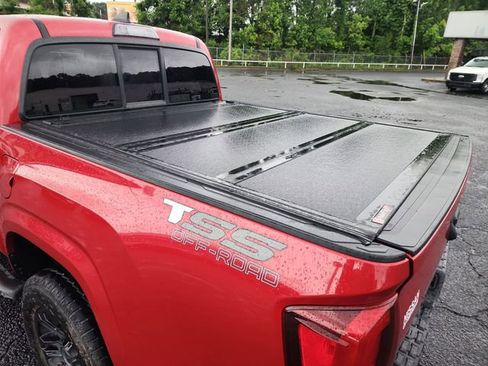 Used 2018 Toyota Tacoma SR w/ SR Convenience Package RWD image 18