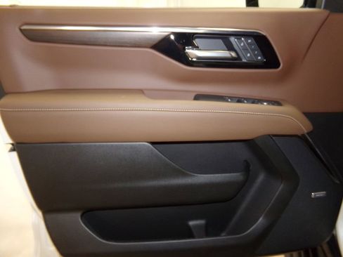 New 2025 Chevrolet Tahoe High Country image 15