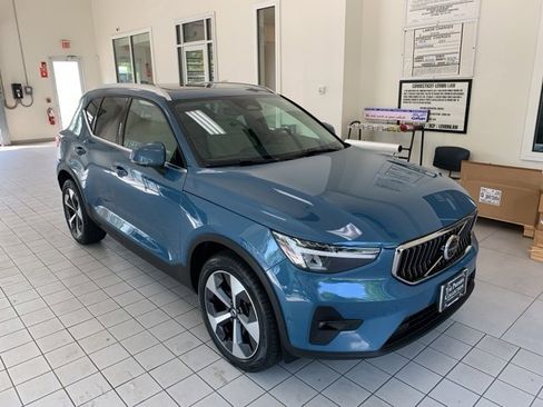 Certified 2023 Volvo XC40 B5 Plus w/ Driver Assist Package image 3