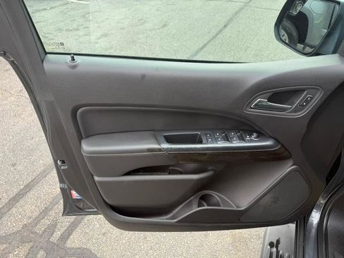 Used 2016 GMC Canyon SLT image 13