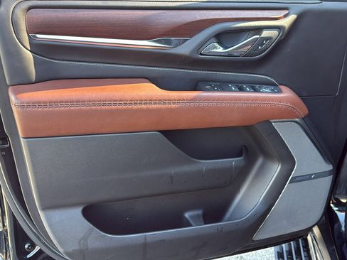 Used 2023 GMC Yukon Denali Ultimate image 10